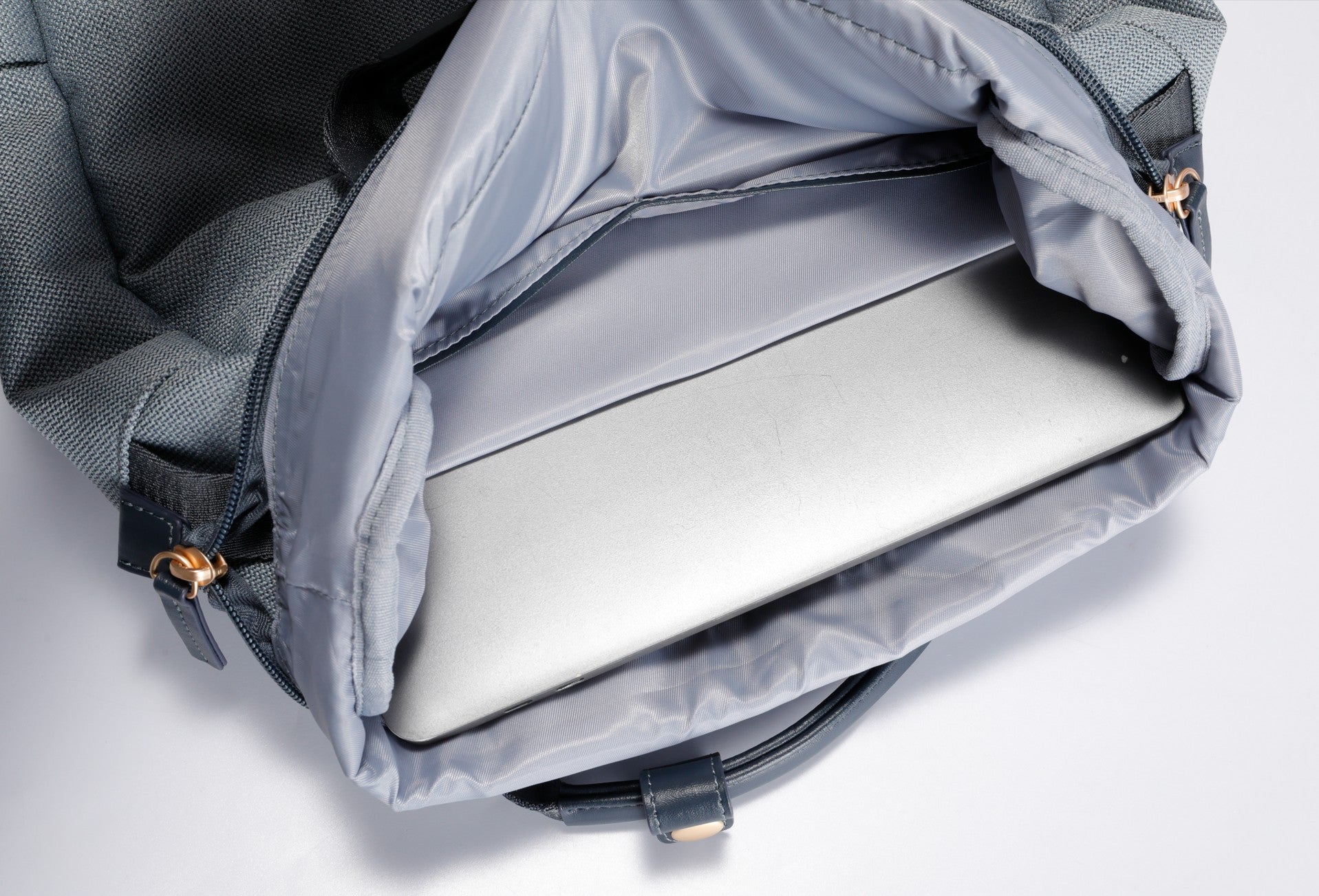Laptopfach des Capri Rucksacks, perfekt für Business, Uni. Innerfutter besteht aus 100% nachhaltigen Materialien. 100% rPET
