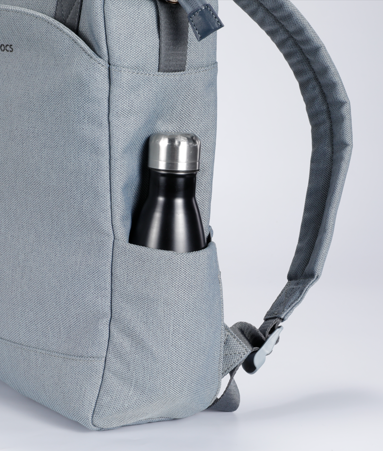 Seitenfach oder Seitentasche an beiden Seiten des Capri Rucksacks für für Wasserflasche und Regenschirme